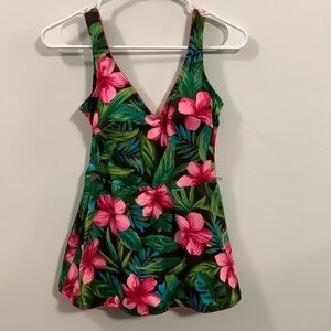 Gabar skirted bathing suit in beautiful bright floral fabric Sz8 good condition